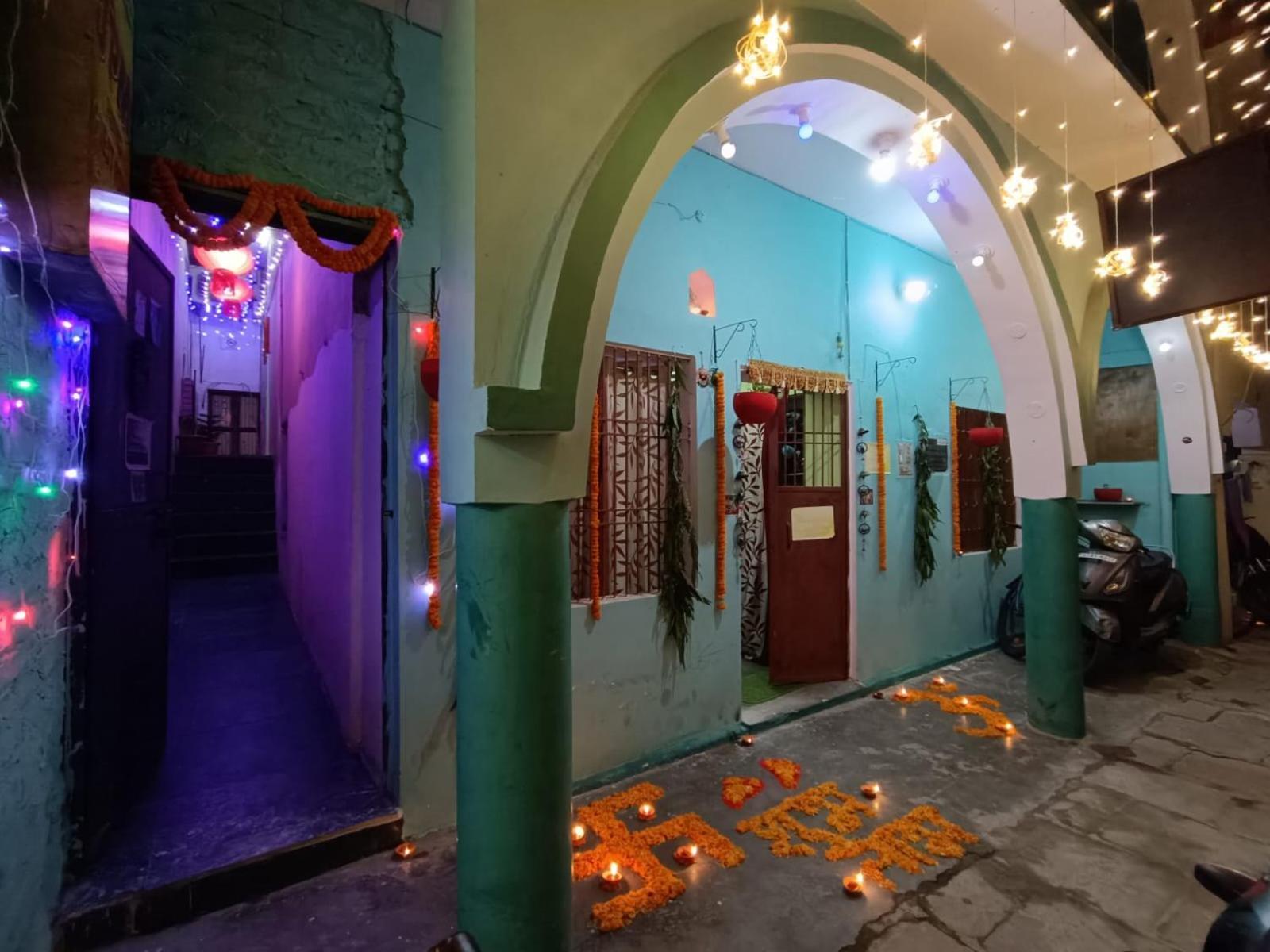 Jpm Guest House Varanasi Exterior photo