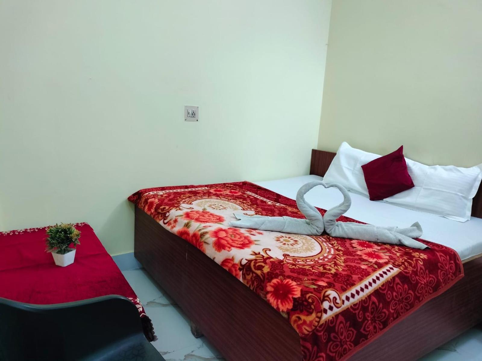 Jpm Guest House Varanasi Exterior photo