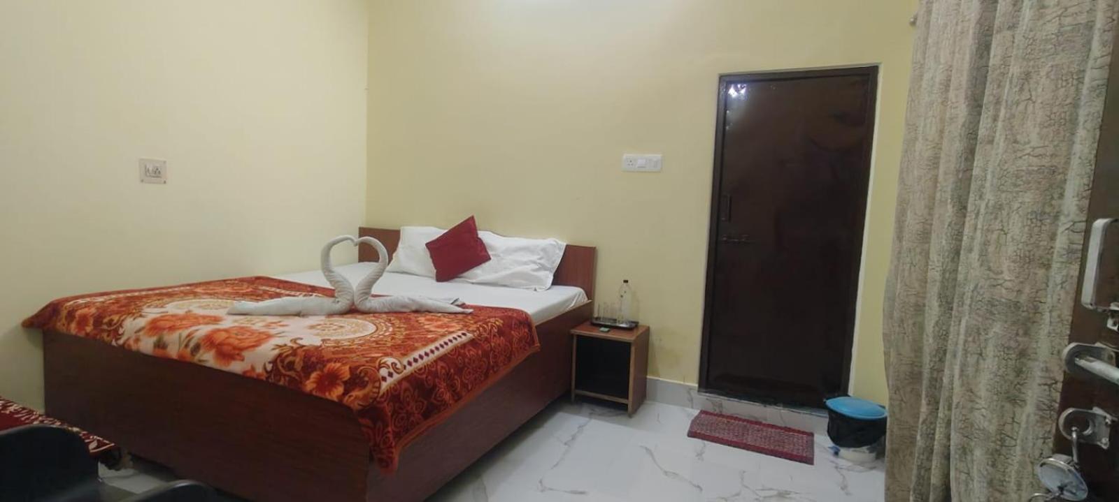 Jpm Guest House Varanasi Exterior photo