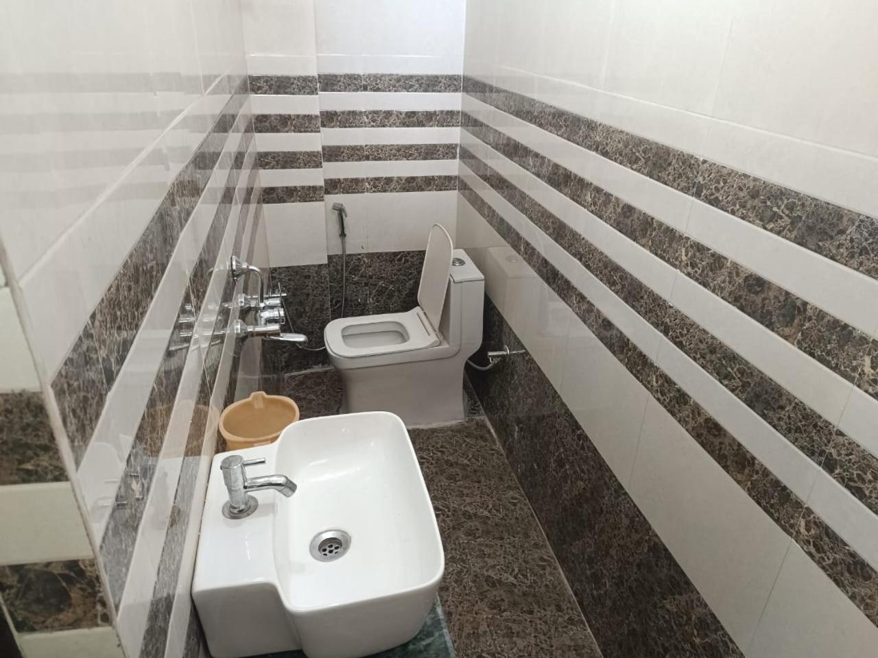 Jpm Guest House Varanasi Exterior photo