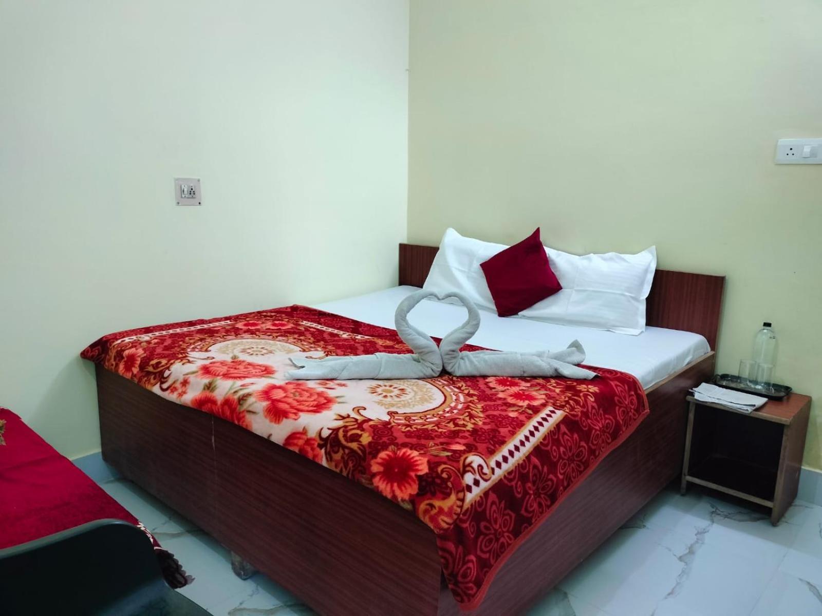 Jpm Guest House Varanasi Exterior photo